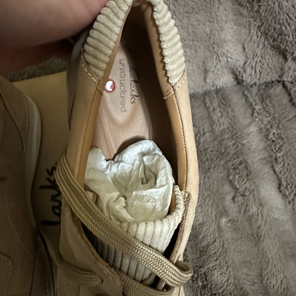 Clarks Women’s Beige Sneakers - Picture 4 of 8